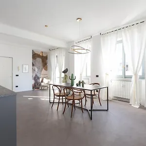 Sant'ambrogio Bright And Stylish Flat , Milano Italia